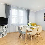 Bright Near Old Town And Wawel By Renters Apartment Krakau