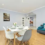 Bright Near Old Town And Wawel By Renters *