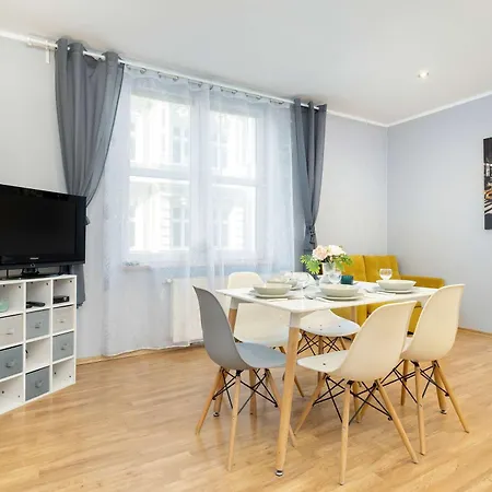 Bright Near Old Town And Wawel By Renters Appartement Cracovie
